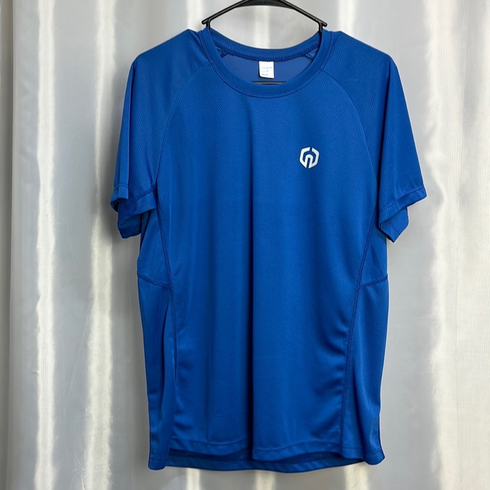Women’s athletic shirt. 1514